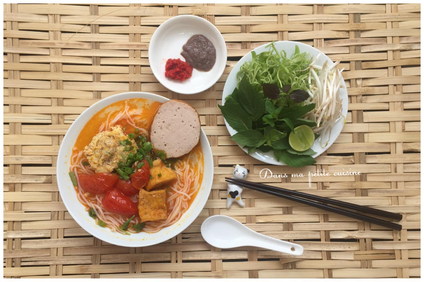 BÚN RIÊU – CÁCH LÀM RIÊU TÔM THỊT TRỨNG