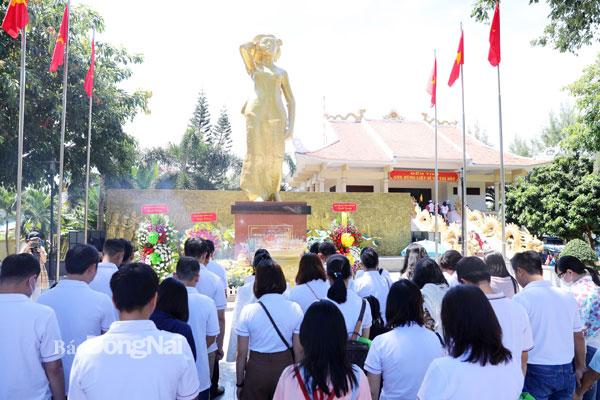 Cẩm nang du lịch Côn Đảo Mộ Cô Sáu cập nhật 2024