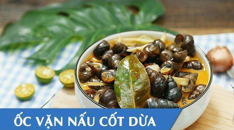 Chuẩn bị nguyên liệu cho món ốc vặn xào dừa