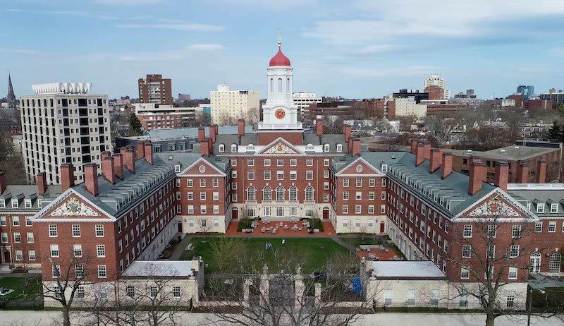 Harvard University là đại học lâu đời nhất nước Mỹ