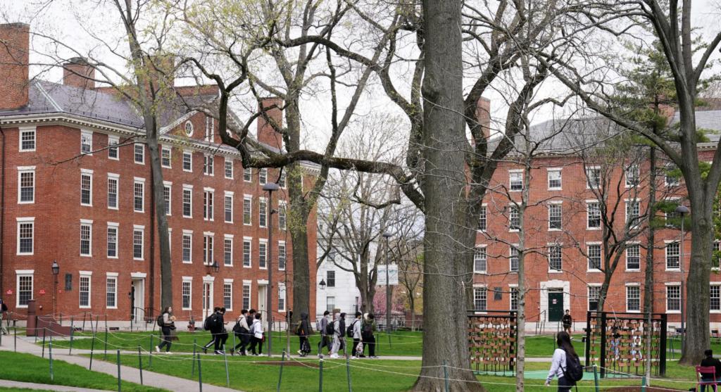 Cần đáp ứng những tiêu chí gì để đỗ vào Harvard