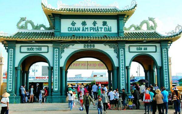 Chùa Quan Âm Phật Đài - Mẹ Nam Hải là một trong những ngôi chùa Bạc Liêu đáng đến đầu tiên khi bạn ghé thăm Bạc Liêu