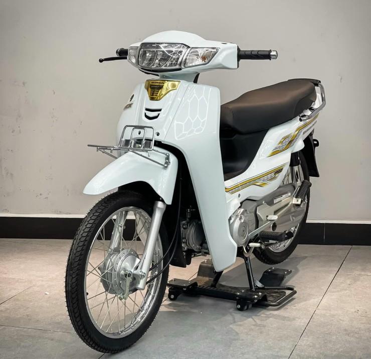 Huyền thoại Honda Dream 125 mới cứng, giá nhập về hơn 100 triệu đồng - 2