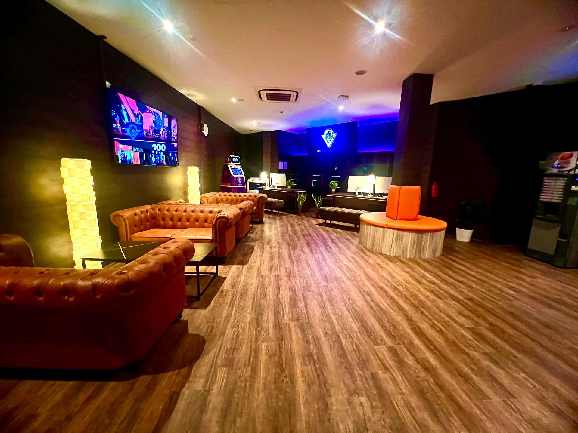 Arena eSports Hotel @ Bugis Village - Khách sạn 3 sao giá rẻ ở Singapore