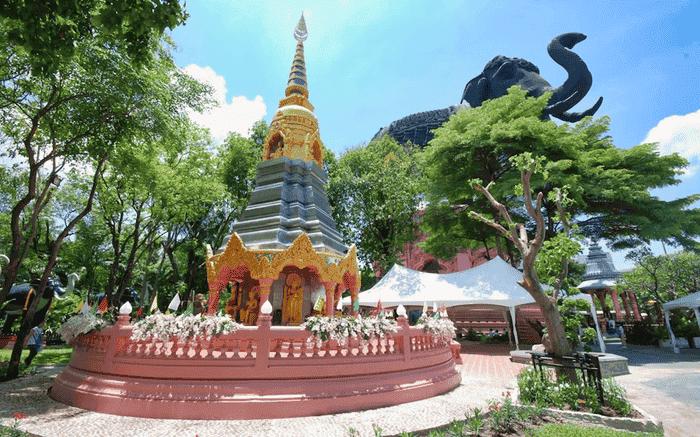 Bảo tháp Phra Ket Chulamanee Bảo tàng Erawan